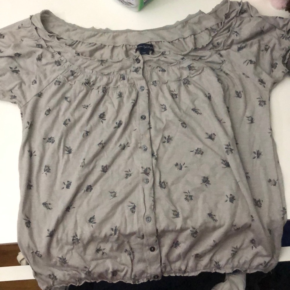 Loose shirt